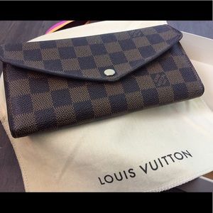 LOUIS VUITTON SARAH WALLET